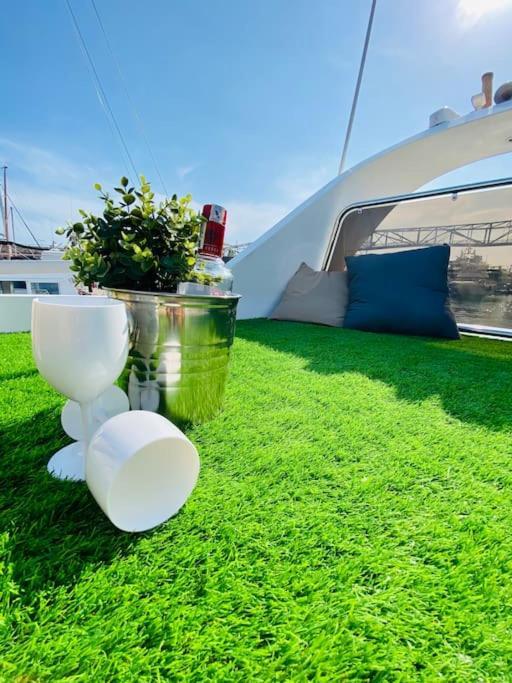 Barco Muy Romantico Con Parking! Sant Adria de Besos Exterior foto