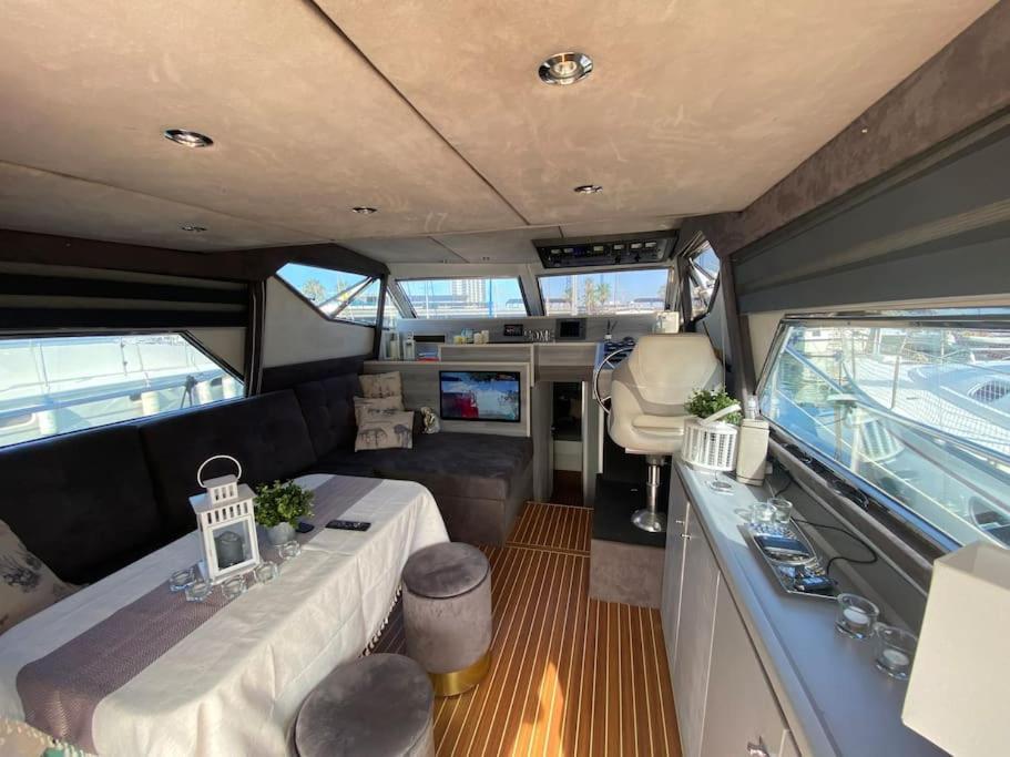 Barco Muy Romantico Con Parking! Sant Adria de Besos Exterior foto